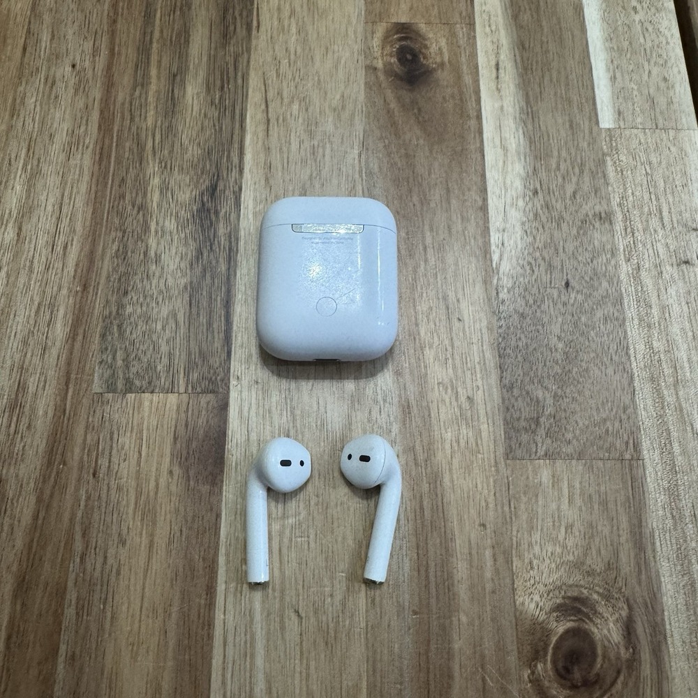 Apple AirPods 2nd Generation White A2031 Wireless Earbuds with Charging Case